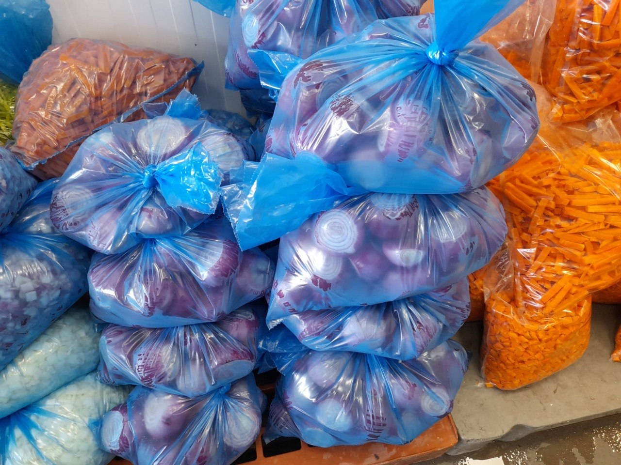 Whole Peeled Red Onions